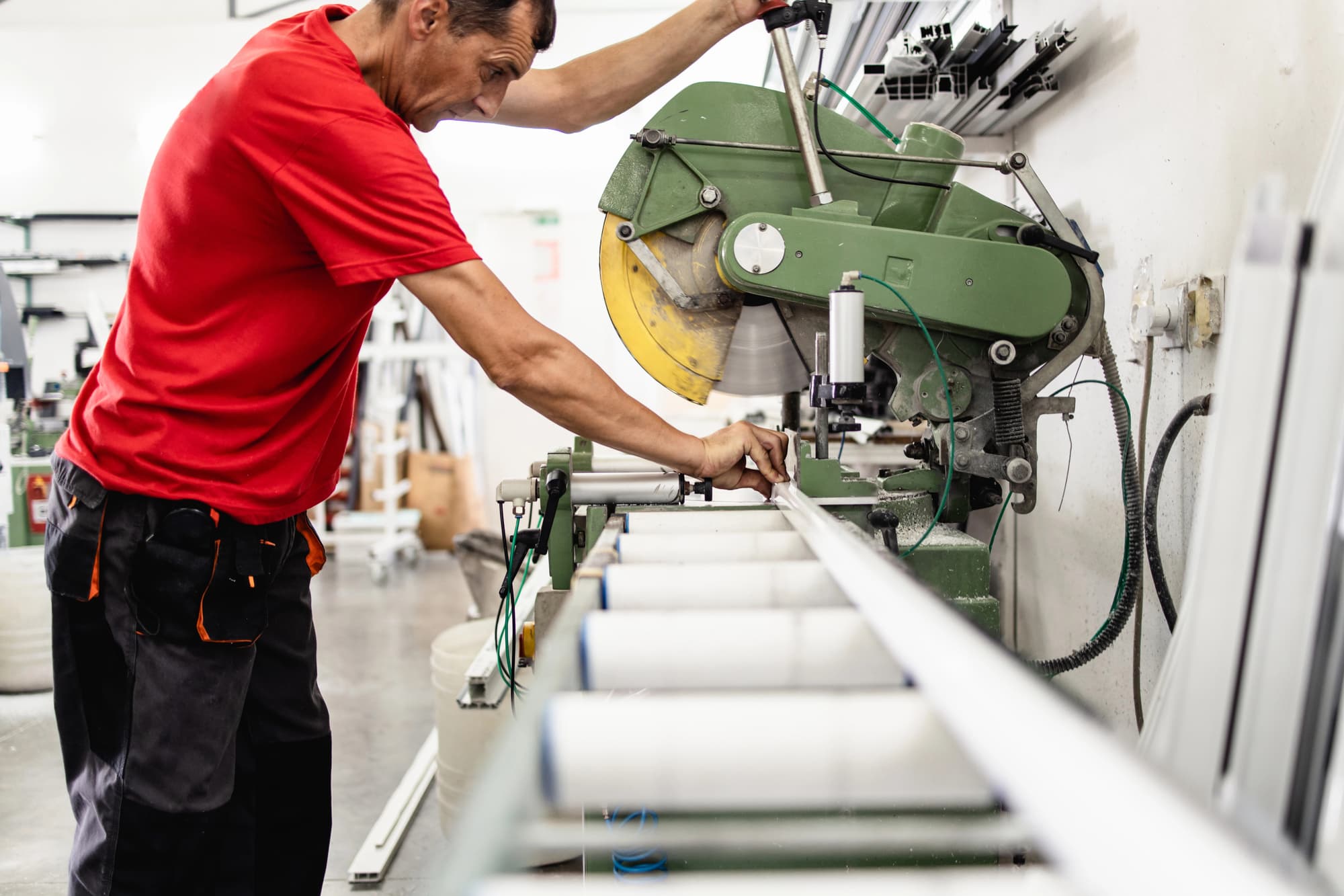 Иллюстрация к статье, адрес: /_next/static/media/worker_plant_1.e8224616.jpg